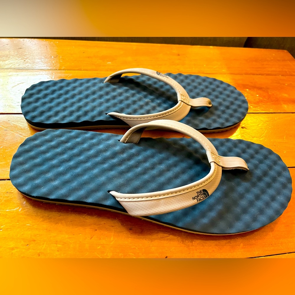 The North Face women’s flip flops